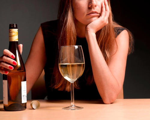 Анонимное лечение женского алкоголизма в Чекалине